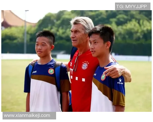 昔日足坛传奇回归赛场挑战年轻一代 展现不老神话再度激燃球迷激情